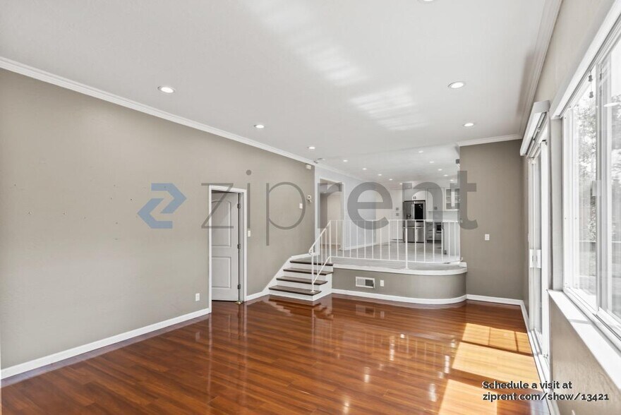 Building Photo - 5016 Wembley Ct