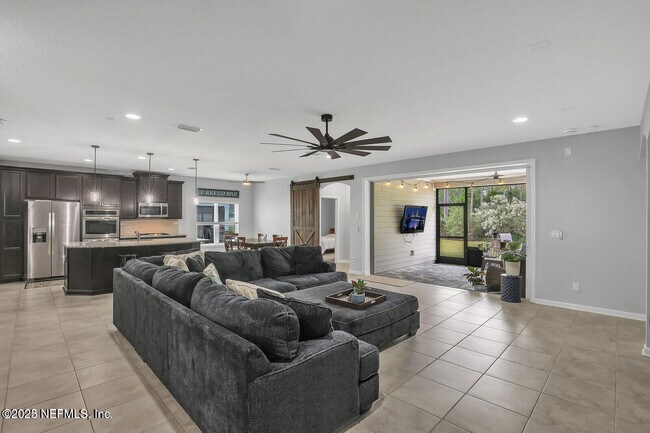 Building Photo - 268 Hutchinson Ln