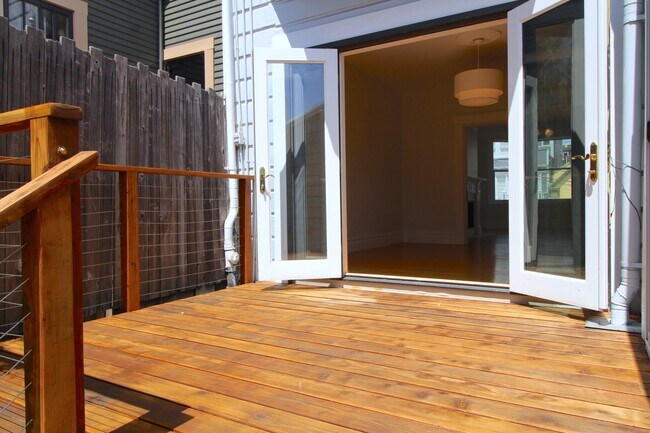 Building Photo - Noe Valley: Renovated Top Floor 2-Story Ap...