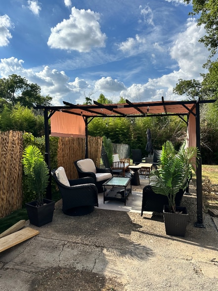 Building Photo - 3444 Kellogg Ave