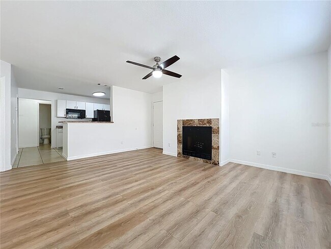 Building Photo - 645 Stafford Terrace