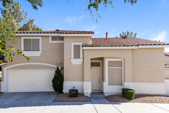 Building Photo - 2385 Cliffwood Dr