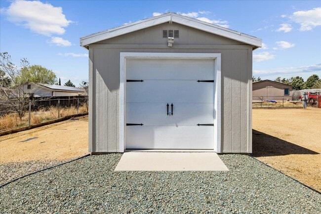 Building Photo - 2774 N Panorama Dr