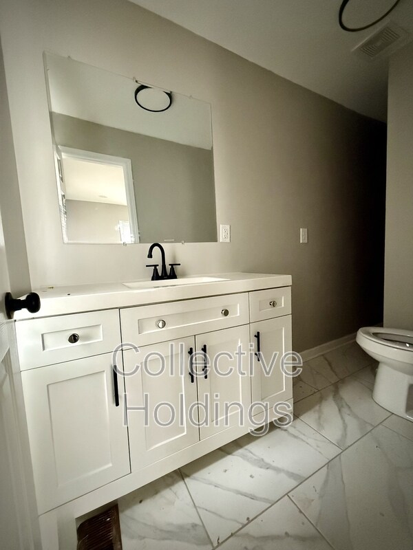 Building Photo - 628 Heflin Ave E