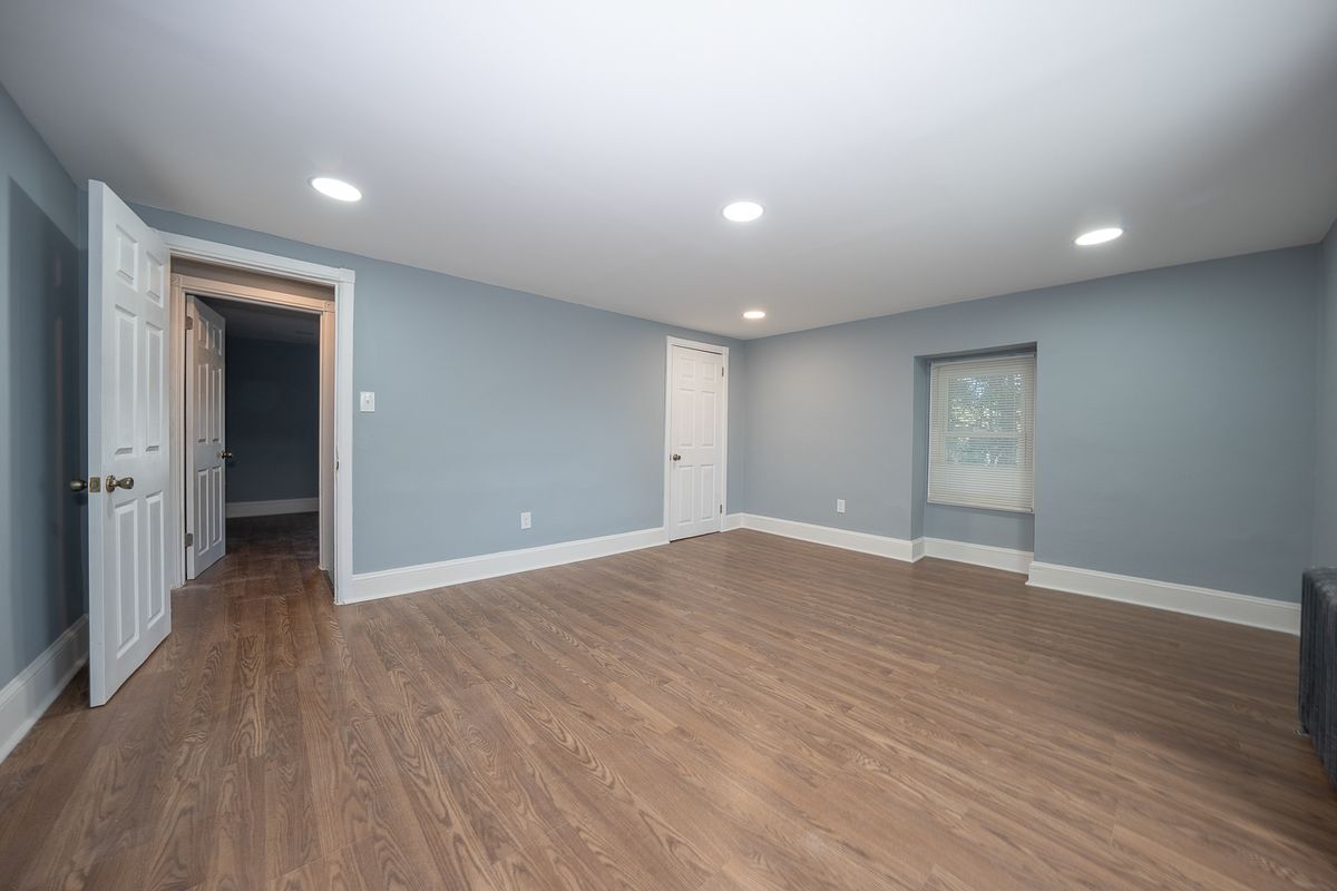 Building Photo - 732 Buck Ln