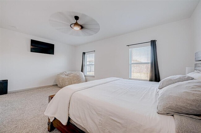Building Photo - 6911 Amber Clf Ln