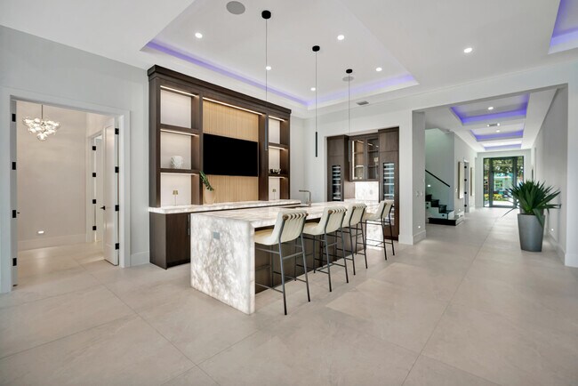 Building Photo - 416 S Lake Dr