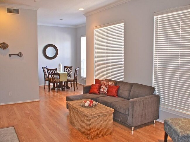 Building Photo - 3311 Blackburn-22007