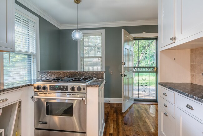 Building Photo - 1876 Crump Ave