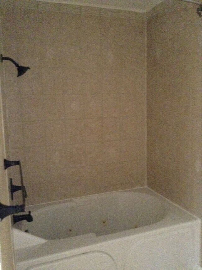 Building Photo - Stunning Townhouse on Mission Boulevard of Fremont