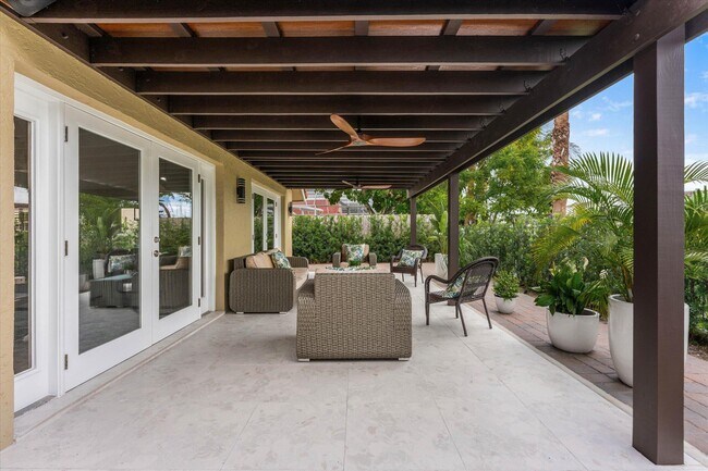 Building Photo - 10112 Aqua Vista Way