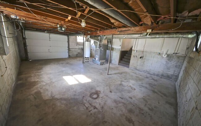 Building Photo - 5675 S Fairfax Rd