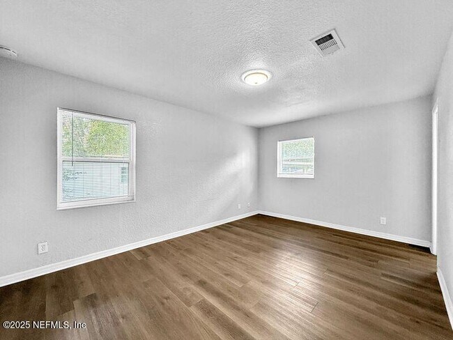 Building Photo - 7004 Dahlgren Ct