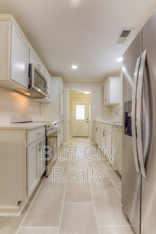 Building Photo - 1363 Colonial Rd