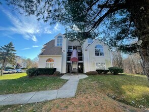Building Photo - 10421 Beacon Ridge Dr