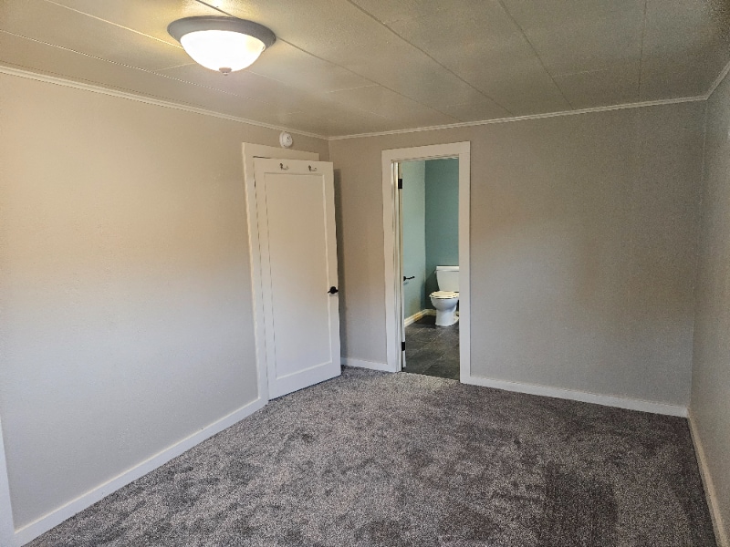 Building Photo - 641 1/2 4th Ave