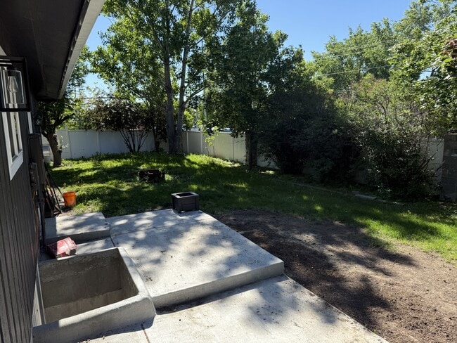 Building Photo - 3418 Flagstone Dr