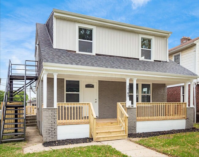 Primary Photo - 1745 Sullivant Ave