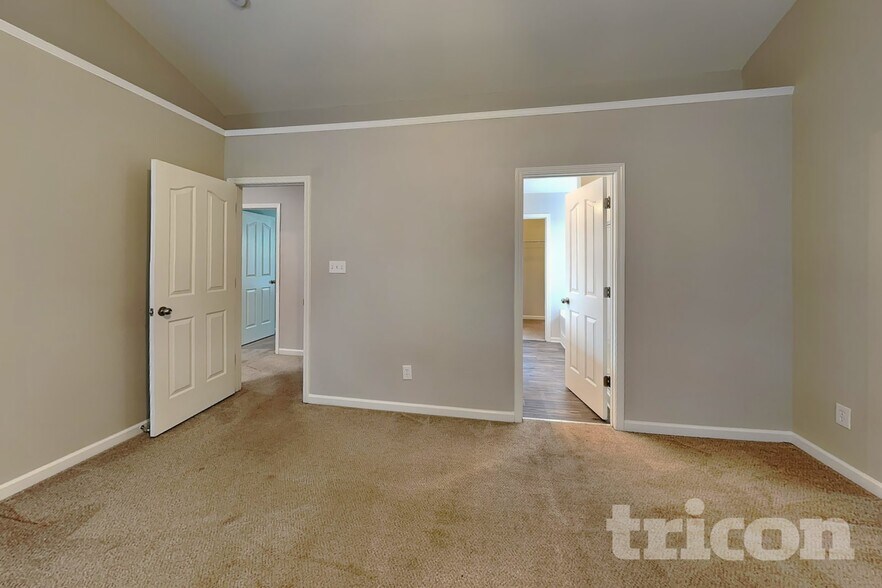 Building Photo - 1129 Hawick Dr