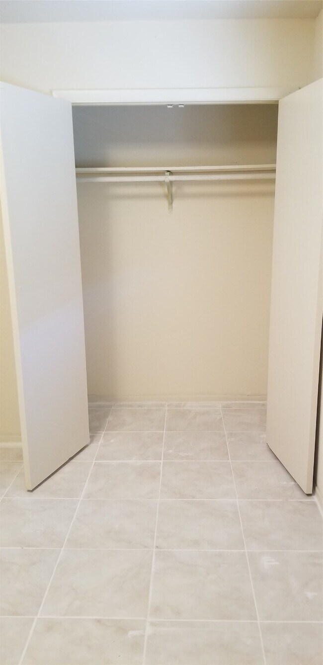 Building Photo - 10822 Lynbrook Dr