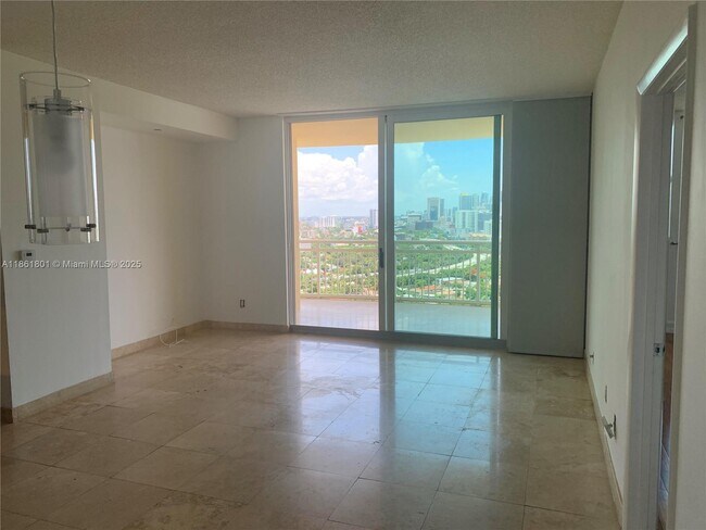Building Photo - 2475 Brickell Ave