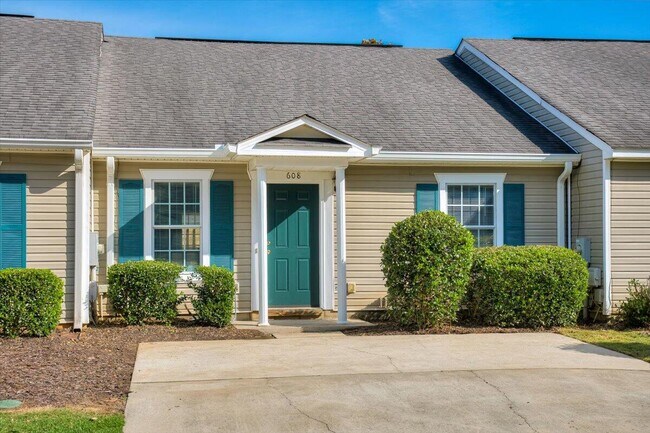 Building Photo - 608 Mickelson Way