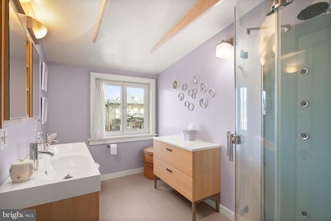 Building Photo - 1804 S Oakland St