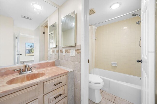 Building Photo - 828 Bahia Del Sol Dr