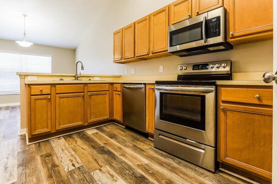 Building Photo - 8746 Fort Socrum Village Pl