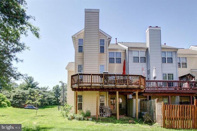 Building Photo - 46740 Graham Cove Square