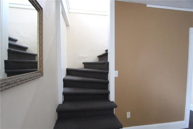 Building Photo - 28 Mcallister St