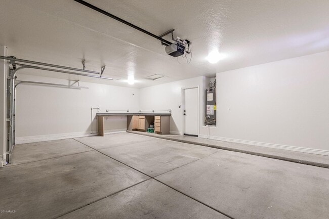 Building Photo - 13266 S 182nd Ave