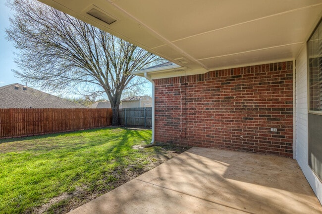 Building Photo - 1717 Briarcreek