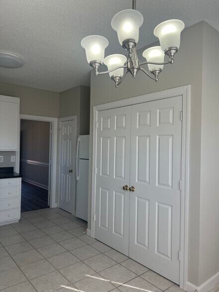 Washer/dryer hookup - 3309 Whitlock Dr N