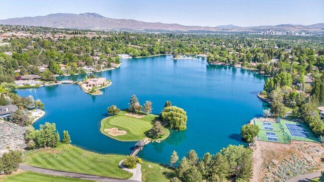 Building Photo - LAKEFRONT LUXURY ON LAKE STANLEY | FULLY FURNISHED + UTILITIES INCLUDED IN GUARDED LAKERIDGE SHORES