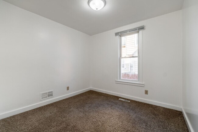 Building Photo - 5432 23rd Ave