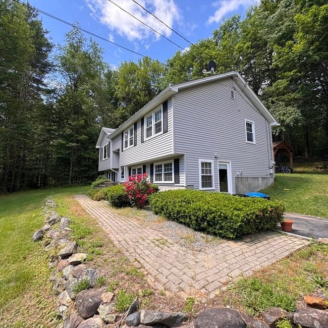 Building Photo - 190 Pillsbury Rd