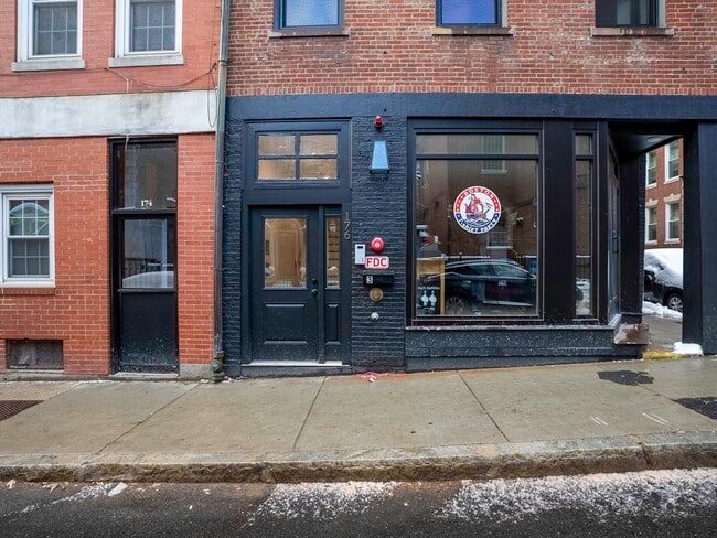 Building Photo - 176 Salem St