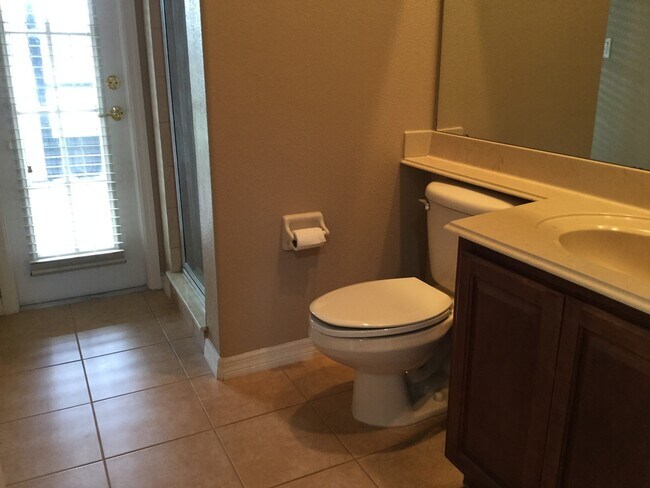 Building Photo - BRISTOL ESTATES 4 BEDRROM, 4 BATHROOMS, 3 CAR GARAGE HOUSE