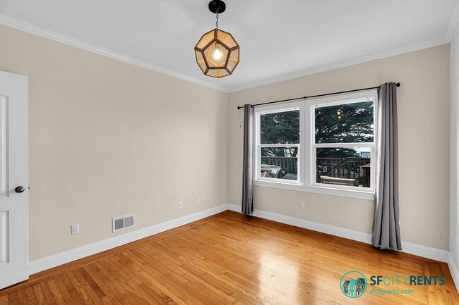 Building Photo - Outer Sunset: Updated Single Family Home w/ Bonus Rooms, Deck, Yard, Garage, EV Charger, Power Wa...