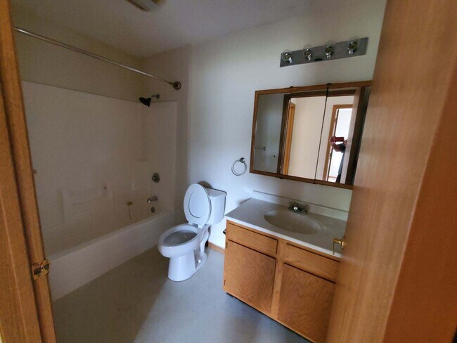 Building Photo - 2022 N Section St