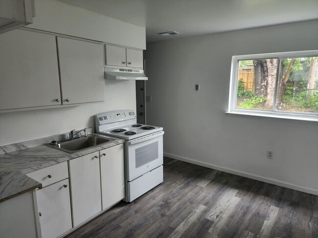 Building Photo - 39 Simonds Dr