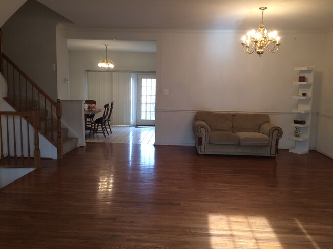 living room - 10436 Courtney Dr