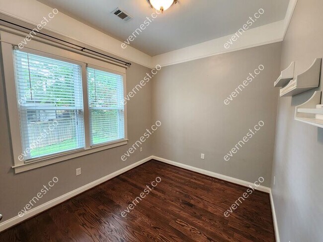 Building Photo - 219 Randolph St NE