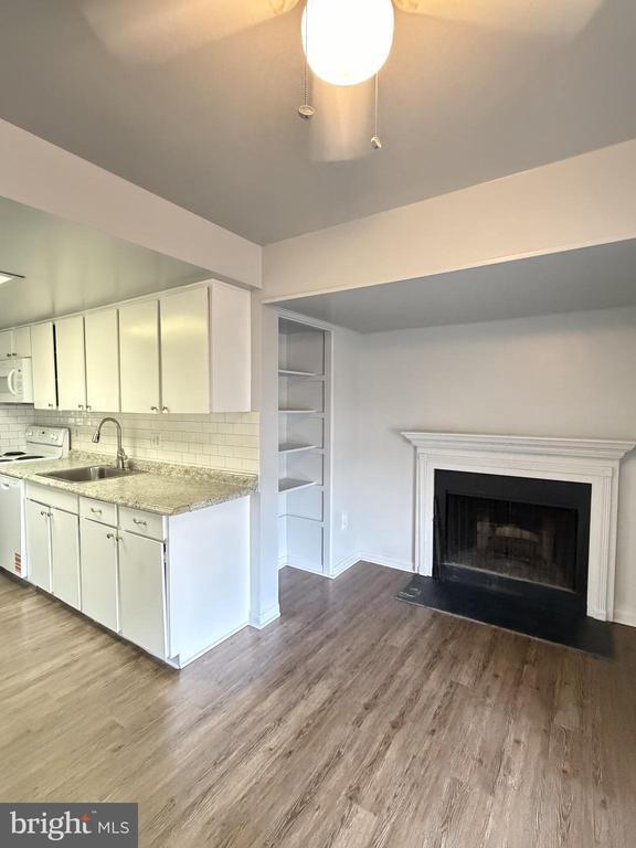 Building Photo - 13215 Dairymaid Dr