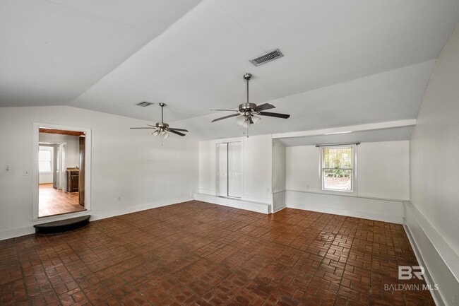 Building Photo - 109 Nichols Ave