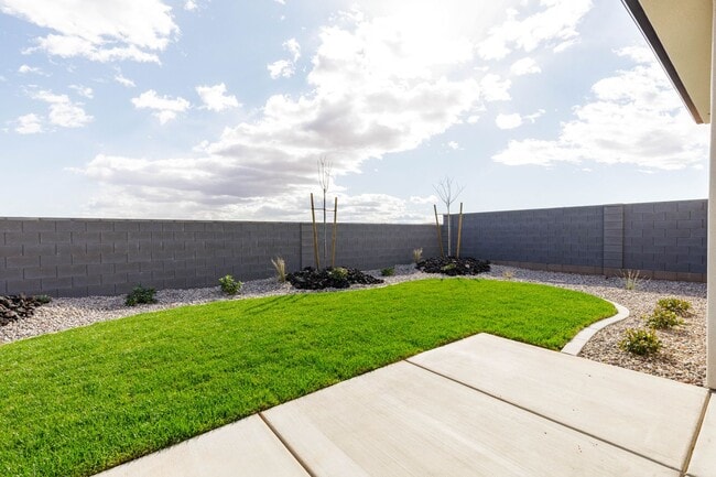 Building Photo - Brand new 2 Story with 4 beds and 2.5 baths plus Office