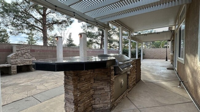 Building Photo - 1515 Shooting Star Dr