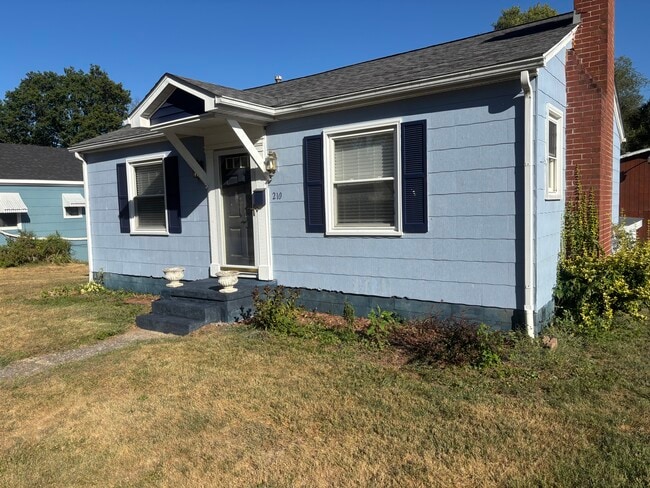 Building Photo - 210 Boston Dr