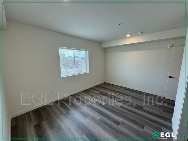 Building Photo - 10505 Hawthorne Blvd